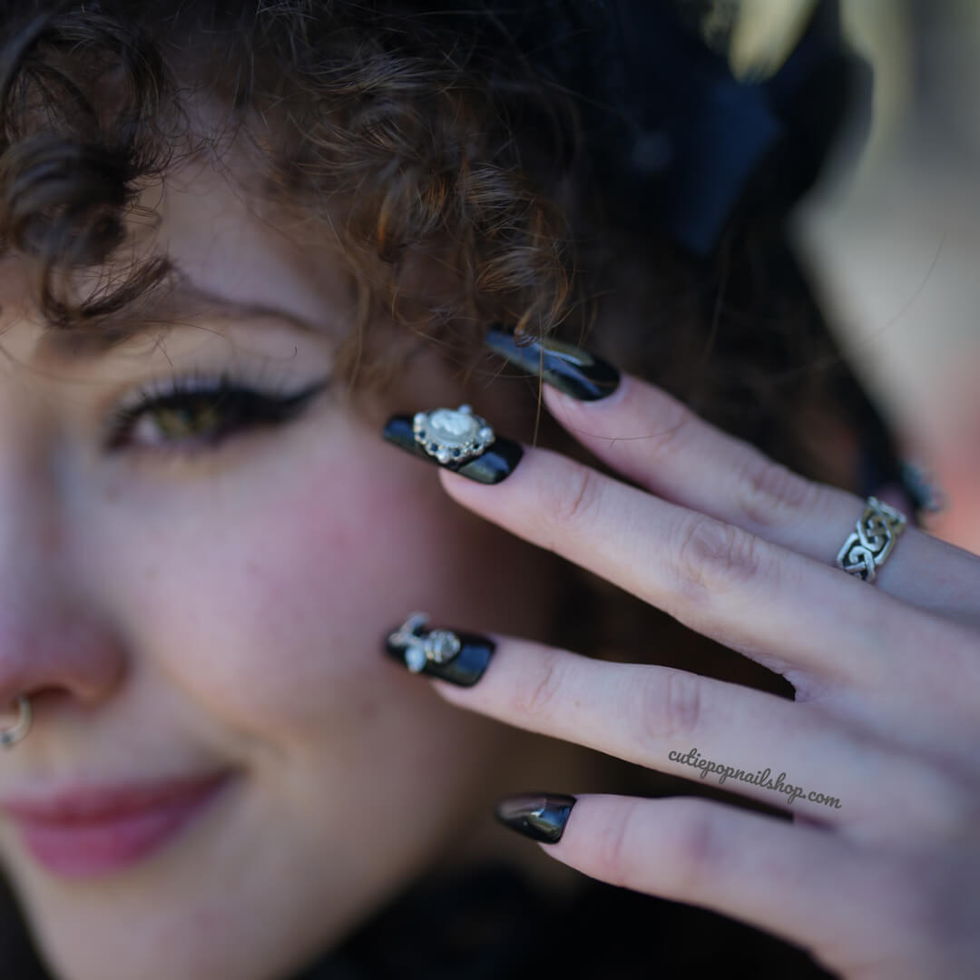 Press-On Nails – Black Butterfly